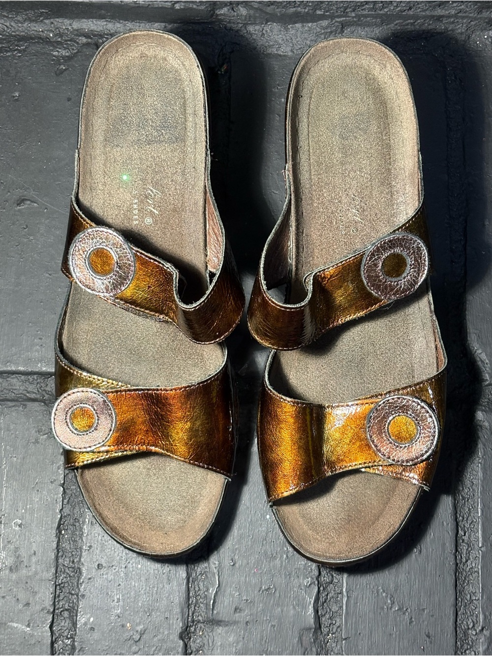 Hella Comfort Women's Metallic Bronze Slide Sandals - Adjustable Double Straps